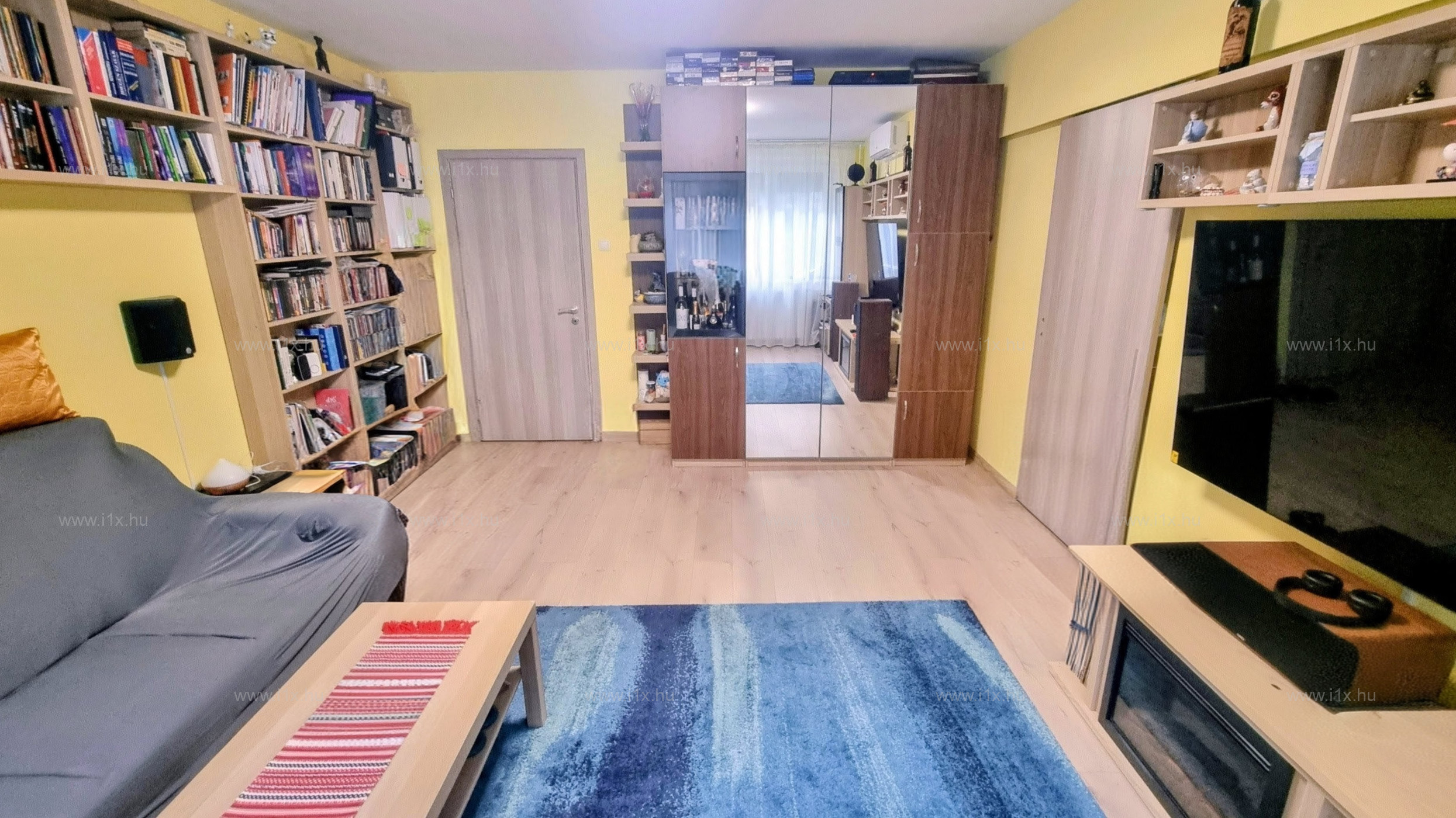 Eladó felújitott 3 szobás panel lakás a X.kerületben